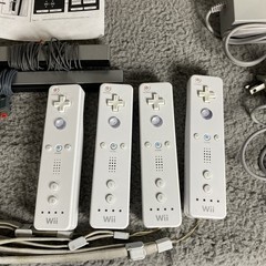 wii console bundle W/4 Controllers Extra Game Cords 2 Games. As Is. Tested Works