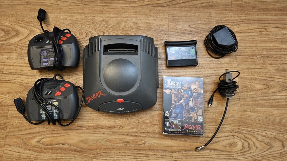 Atari Jaguar w/2 Controllers & 2 Games – Cybermorph & Iron Soldier (CIB)