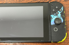 Nintendo Switch Handheld Console – Black Joy-Cons – Works But Low Battery – Read