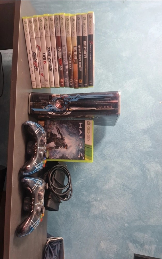 Microsoft Xbox 360 Halo 4 Limited Edition + Games