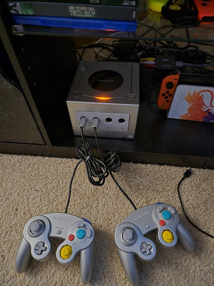 Nintendo GameCube Silver Console Bundle, 2 Controllers, Cords, & 3 Games DOL-101