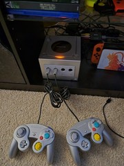 Nintendo GameCube Silver Console Bundle, 2 Controllers, Cords, & 3 Games DOL-101
