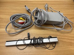 Nintendo Wii RVL-001 Bundle 1 Controller 1 Nunchuk 1 Game Controller Wii Bag
