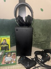Xbox Series X 1TB Bundle, 3 Controllers, Wireless Headset, 4 Games – Excellent