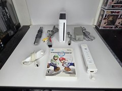 Nintendo Wii / Mario Kart (GameCube Compatible) RVL-001 Motion, Nunchuk & Cables