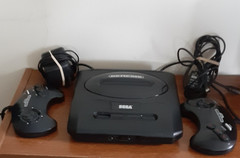 SEGA Genesis Model 2 MK-1631 Console w/2 Controllers & Power Adapter Not Tested
