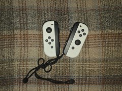 Nintendo Switch OLED Model – 64GB/White (HEGSKAAAA)