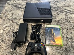 Xbox 360 S Model 1439 4 GB Black Console Bundle:Controller,Cables,Game