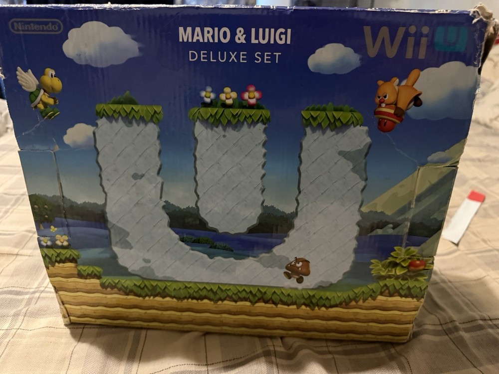 Nintendo Wii U 32GB Mario & Luigi Deluxe Set Console w/ GamePad Black NTSC