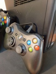 Xbox 360 Slim Console Kinect Bundle w/ 8 Games & Cords 250gb – Tested Working