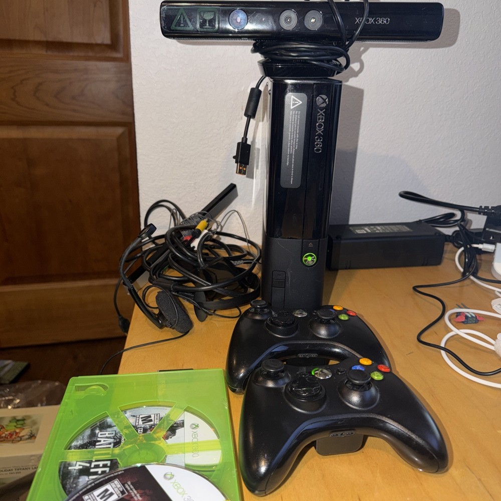 Xbox 360 E 1538 Console 500GB HD, 2 Controller’s, Cables, Kinect, Games More