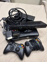 Microsoft Xbox 360 Kinect Bundle 250GB Matte Black Console
