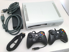2 CONTROLLERS Bundle Microsoft XBOX 360 PRO Game Console Gaming System 4GB HDMI