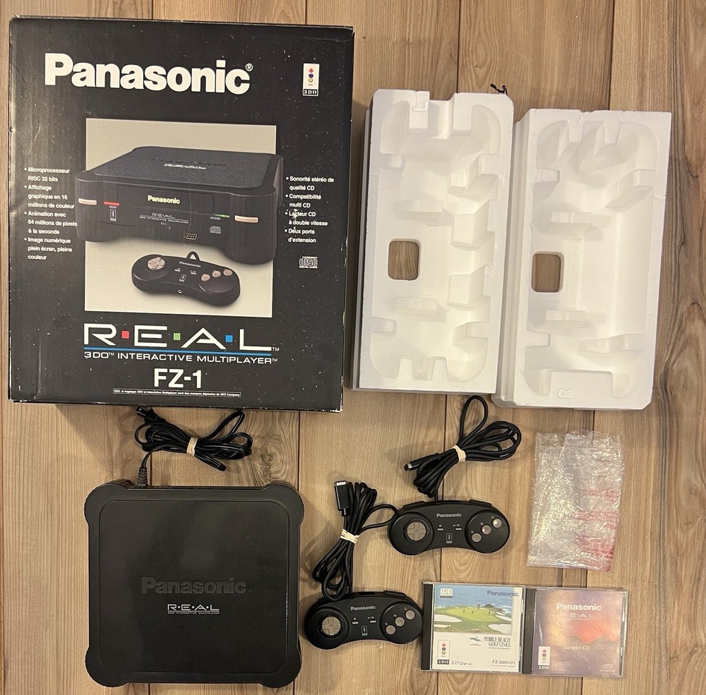 Panasonic 3DO REAL FZ-1 Console Bundle 2 Controllers 2 Games For Parts Powers On