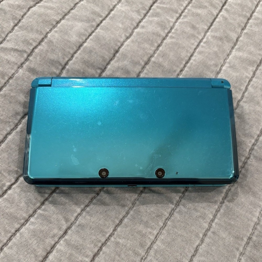 Nintendo 3DS Blue Handheld System Wi-Fi Capability CTR-001(USA) 2011