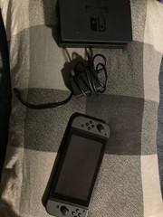 Nintendo Switch Console Bundle with Gray Joy-Cons (HAC-001)