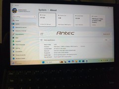 Handheld Windows 11 Pc