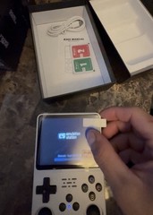 R36S 64GB Handheld Game Console Emulation Station White USB 640×480
