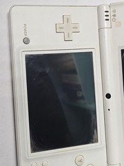 Nintendo DSi Handheld Game Console – White – Tested – With Game -AS IS