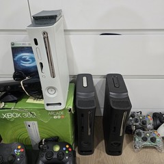 Massive XBOX Bundle – 4 Console + 13 Controllers & More [SOME TESTED / SOME…