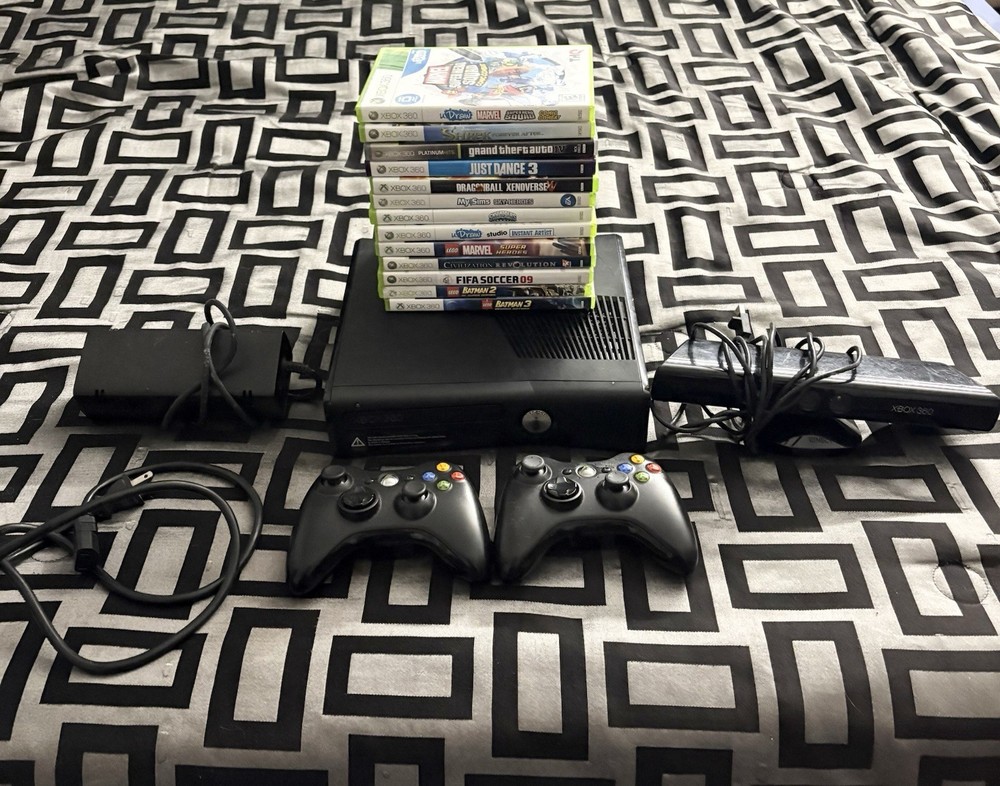 Microsoft Xbox 360 S 250GB Black Bundle w/ Kinect, 2 Controllers, Games