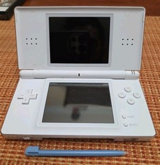 Nintendo DS Lite Handheld Console Polar White w/ New Battery + stylus – TESTED
