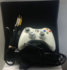 Xbox 360 S Console 8GB 1 controller & NBA 2K10 and MADDEN 2010 Adult Owned