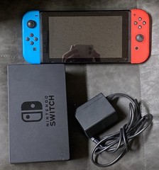 Nintendo Switch 32GB Handheld System – Bundle Hac 001-01