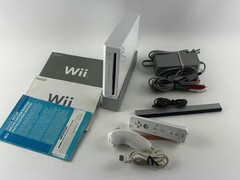 Nintendo Wii Console Bundle GameCube Compatible White RVL-001