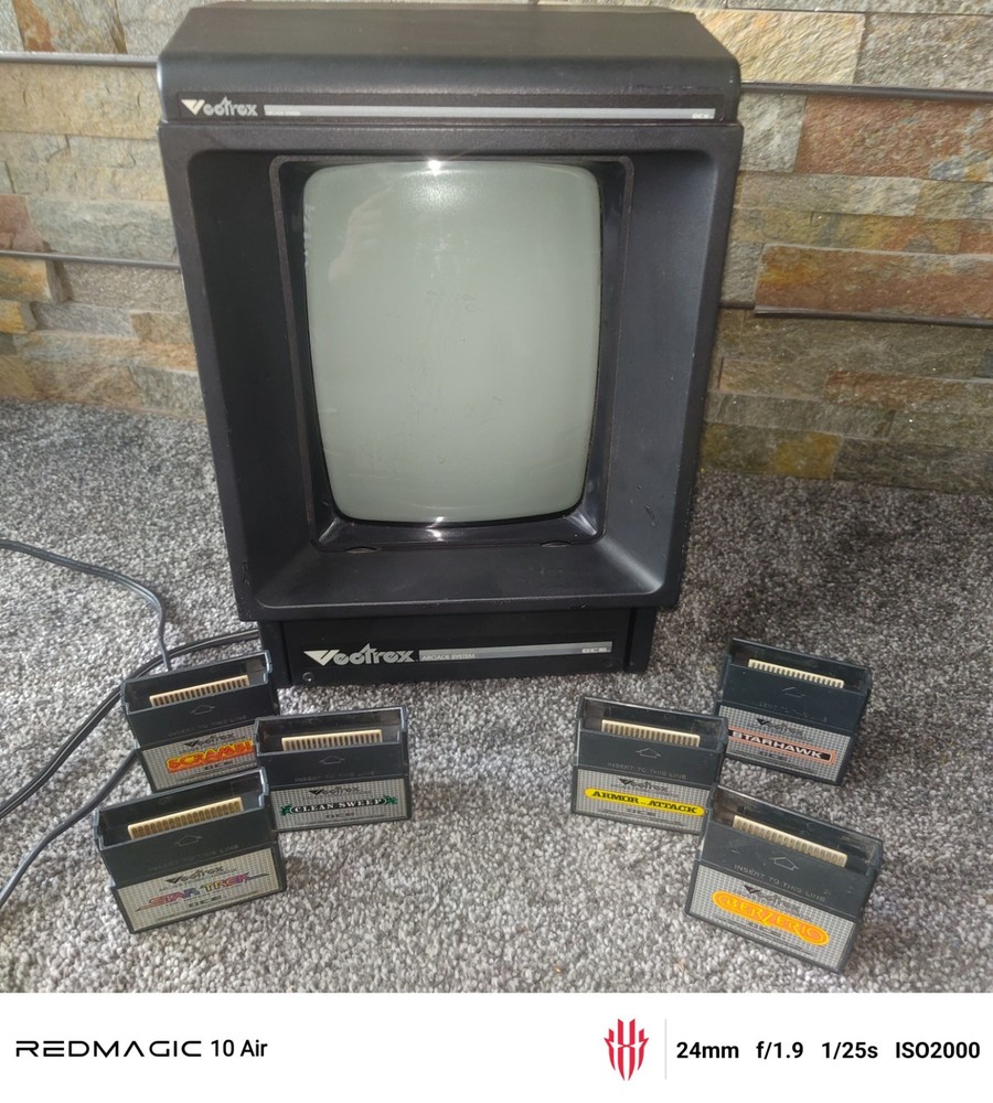 1982 VECTREX CONSOLE HOME ARCADE SYSTEM HP 3000 ,controller n 6 games