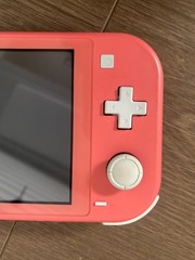 NINTENDO SWITCH LITE HANDHELD – HDH-001 CORAL PINK WITH CHARGER (WCP038445)
