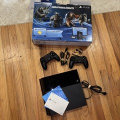 Sony PlayStation 4 PS4 500GB Jet Black Console Bundle 2 Controllers CIB Tested
