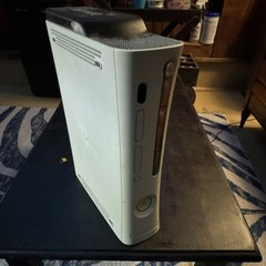 Microsoft Xbox 360 White Home Console 120GB HDD NTSC-U/C (US/Canada) 1080p