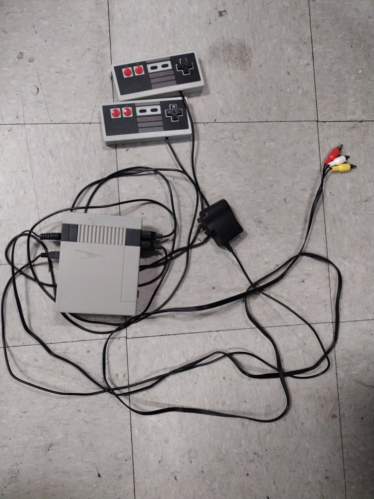 Nintendo Entertainment System NES Console Mini It Does Work