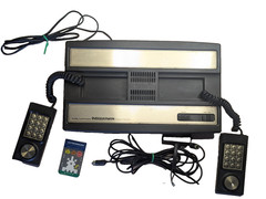 Mattel Intellivision 1979 Console Model 2609 Dual Controller Powers Up