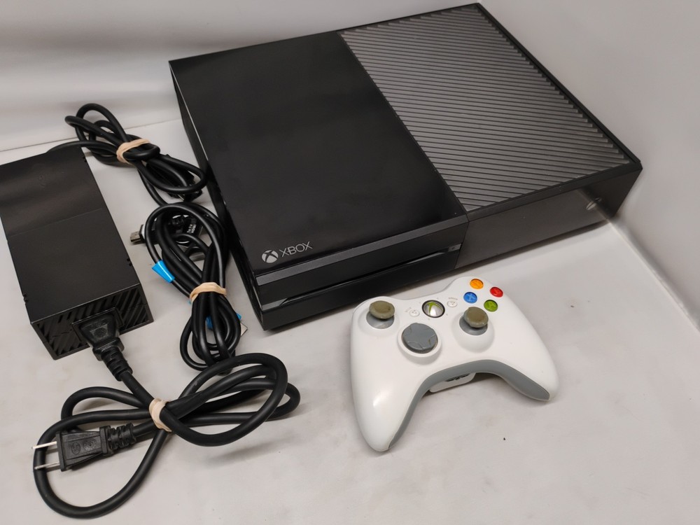 Microsoft Xbox One Model 1540 Working Console, Controller & Power Cord, Tested